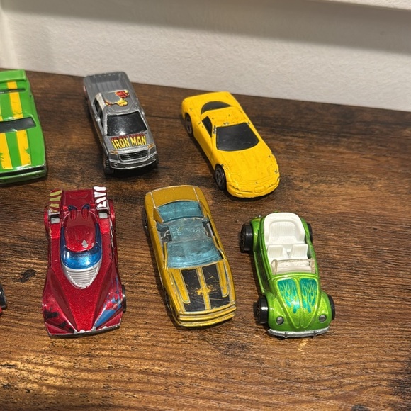Bundle of 10 Hotwheels / unbranded From year early 2000's - Picture 5 of 8